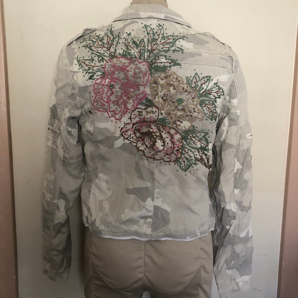 DA-NANG - Embroidered Camo Jacket